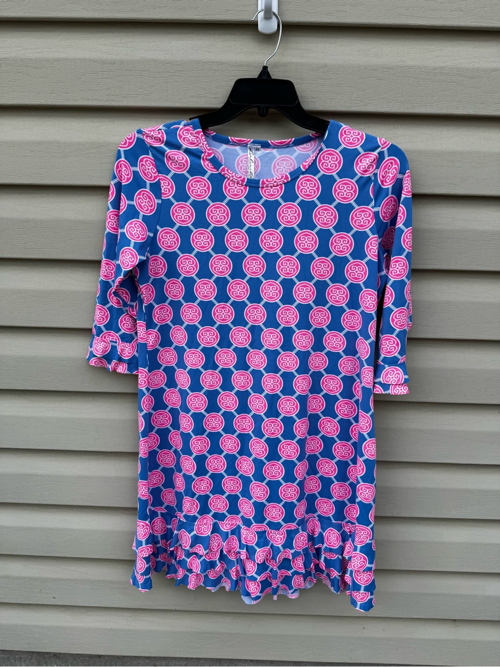 Lulu-B 3/4 sleeve ruffle bottom dress with SPF sun protection size medium.